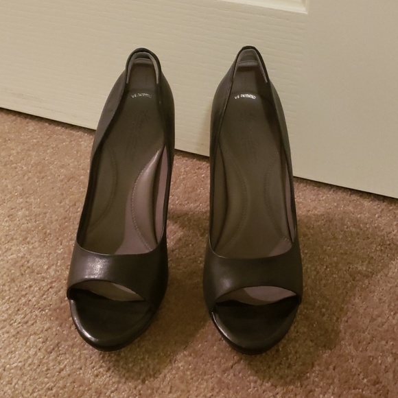 Kenneth Cole Shoes - Kenneth Cole Open Toe Pumps